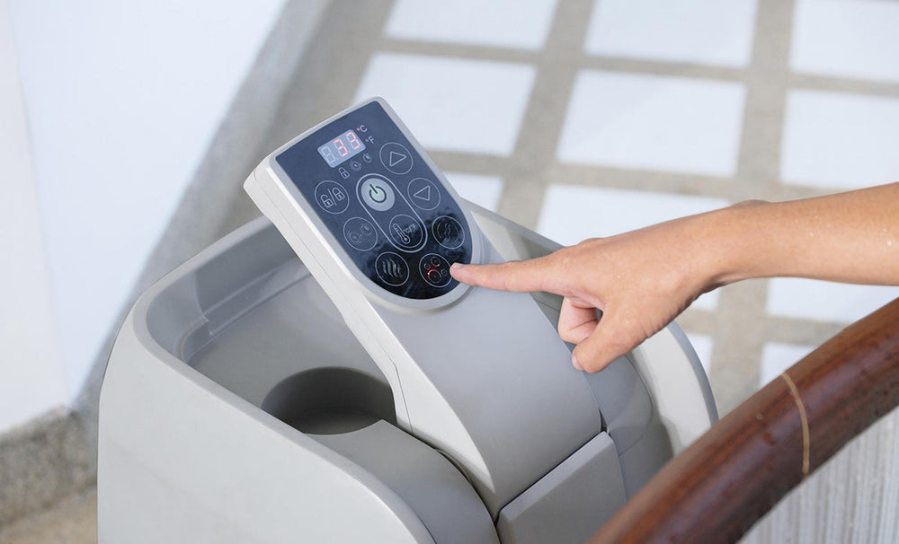 Lay-Z-Spa Helsinki hot tub Freeze Shield winter use