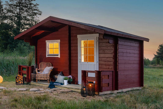 Sauna Folkbastun exterior with covered terrace