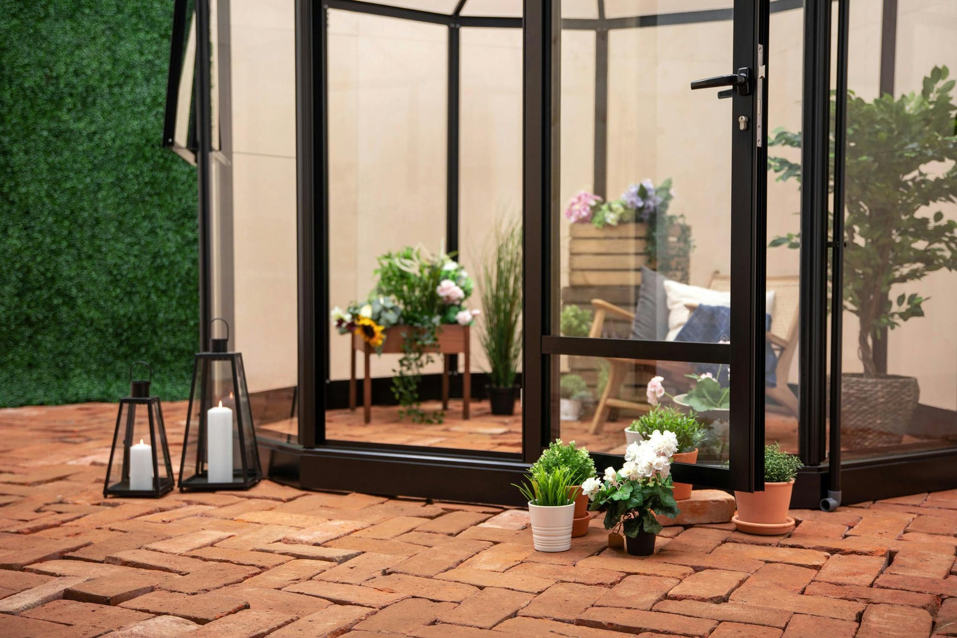Greenhouse Lina