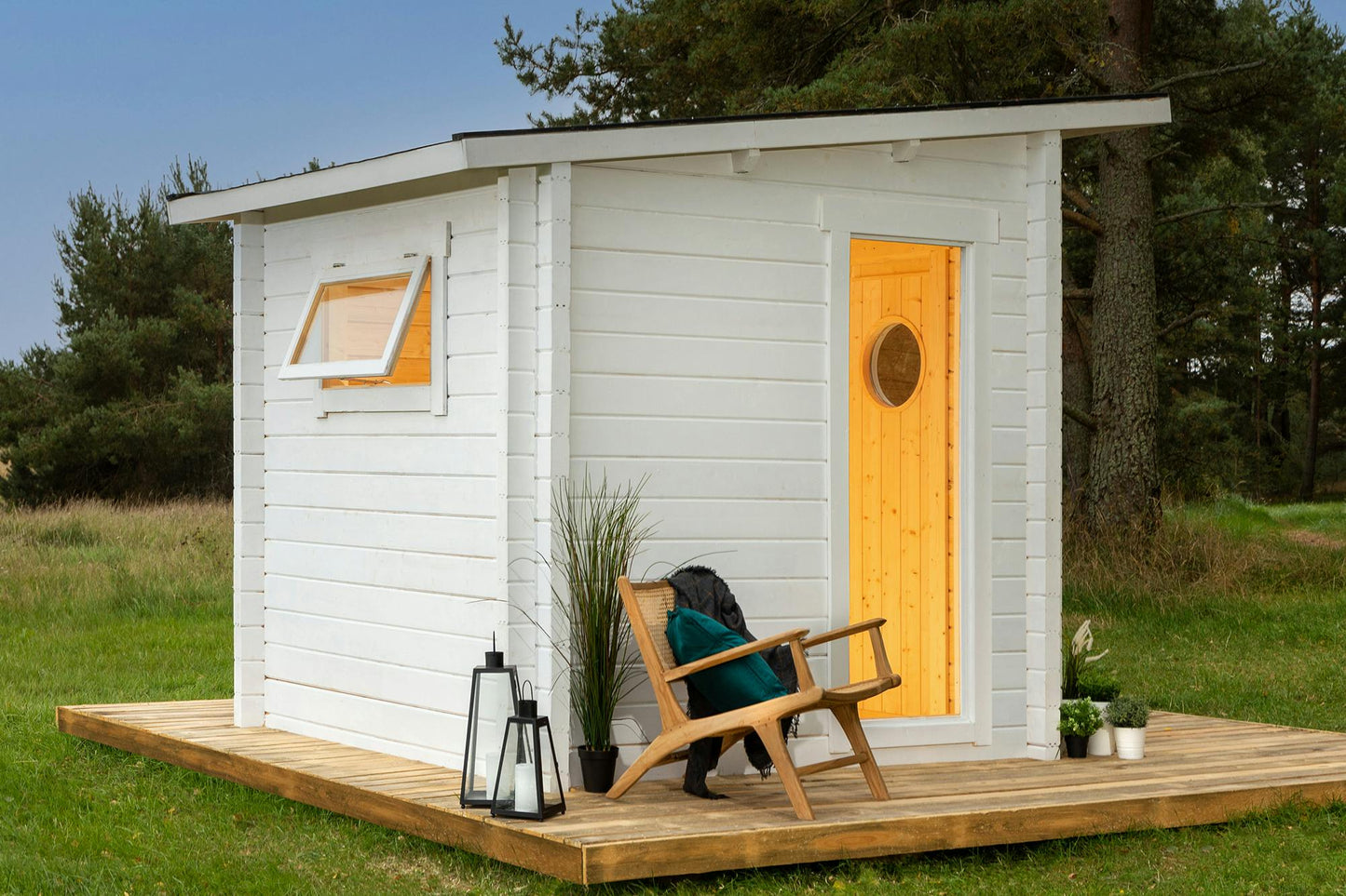 Sauna Jussi cabin exterior angle