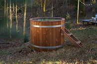 Svalbard Classic cold tub exterior wood finish