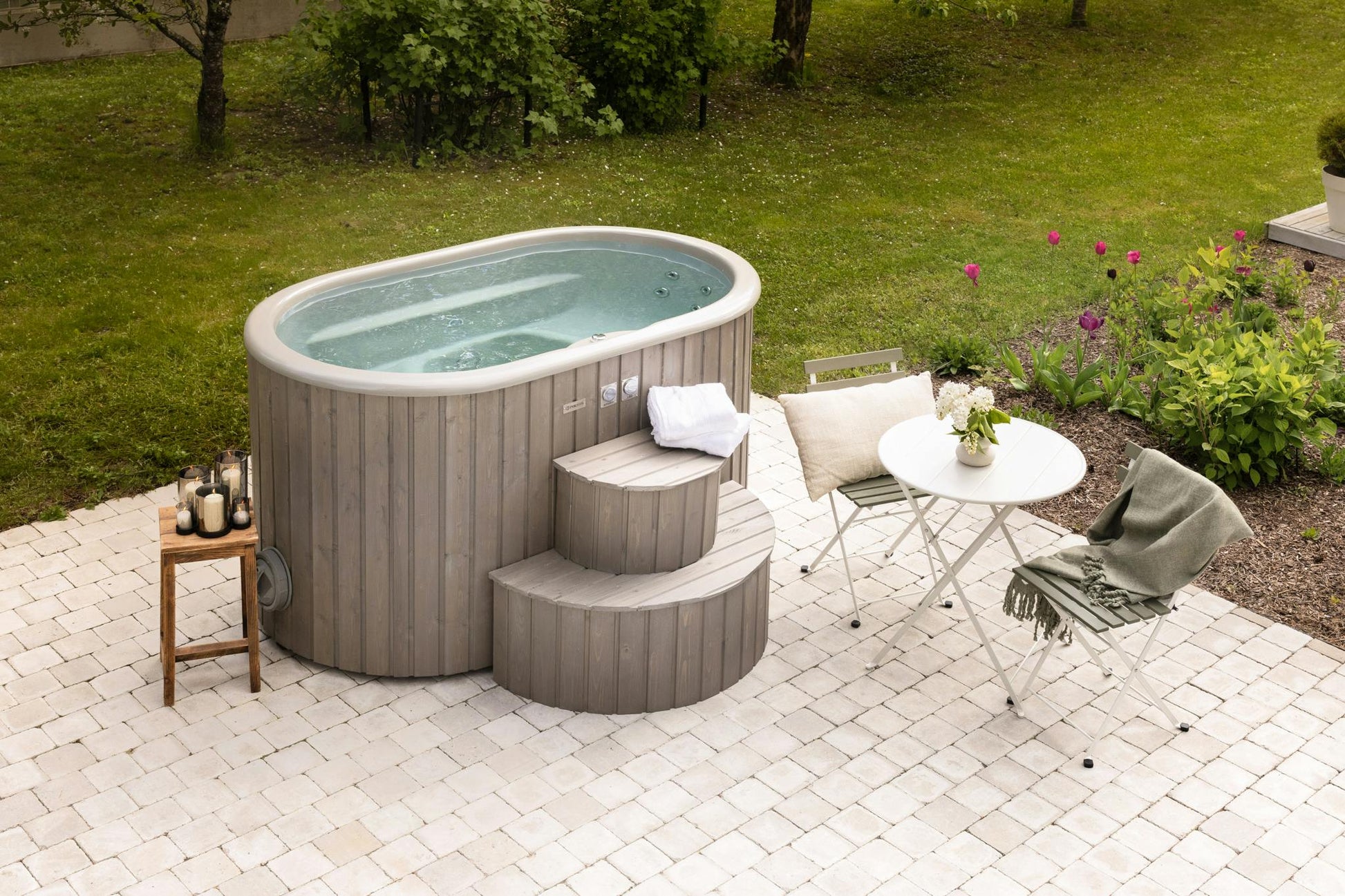 Polar Spa Duo hot tub wooden panel detail
