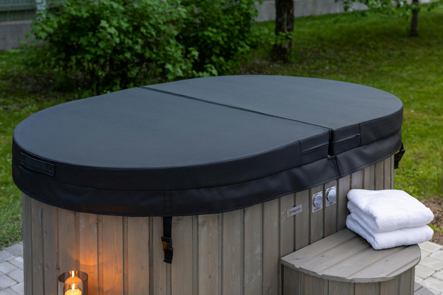 Polar Spa Duo hot tub with insulated cover on