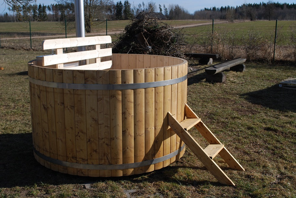 4 Seater Wooden Hot Tub – Spruce – Ø 1,7 meters – Underwater Woodburning Heater