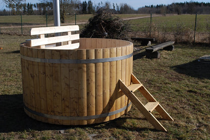 4 Seater Wooden Hot Tub – Spruce – Ø 1,7 meters – Underwater Woodburning Heater