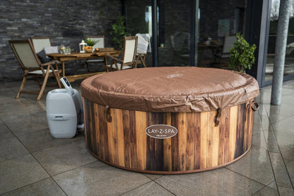 Lay-Z-Spa Helsinki hot tub interior view