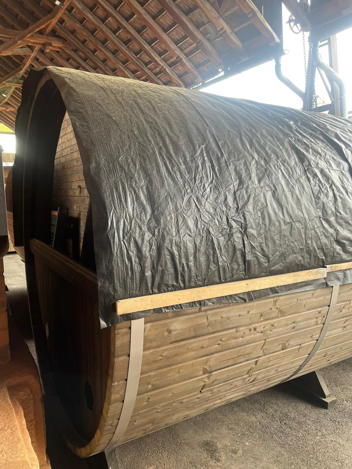 Outdoor Sauna – 2 Rooms – Canopy – Half Moon Glass – Lights