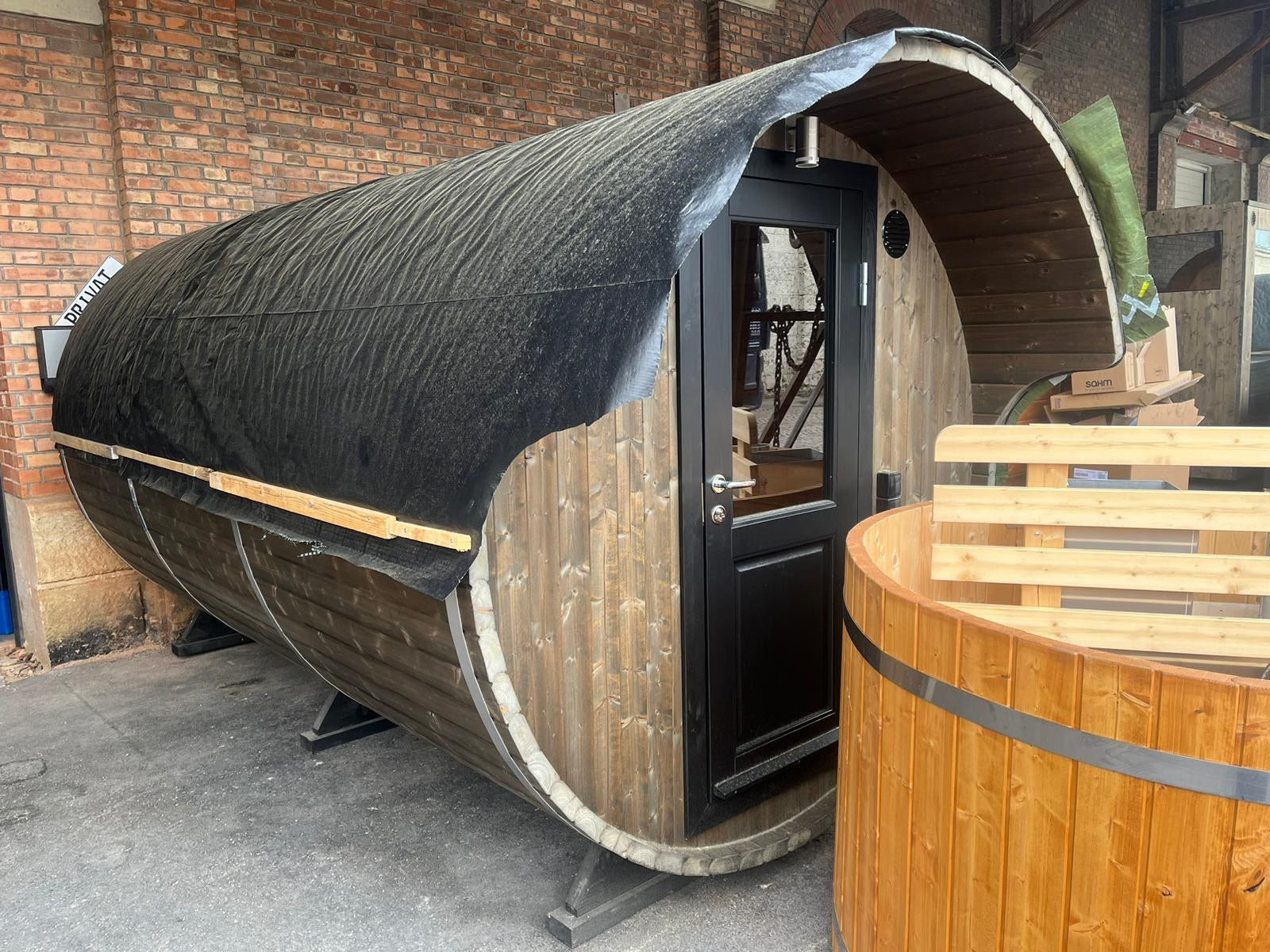 Outdoor Sauna – 2 Rooms – Canopy – Half Moon Glass – Lights