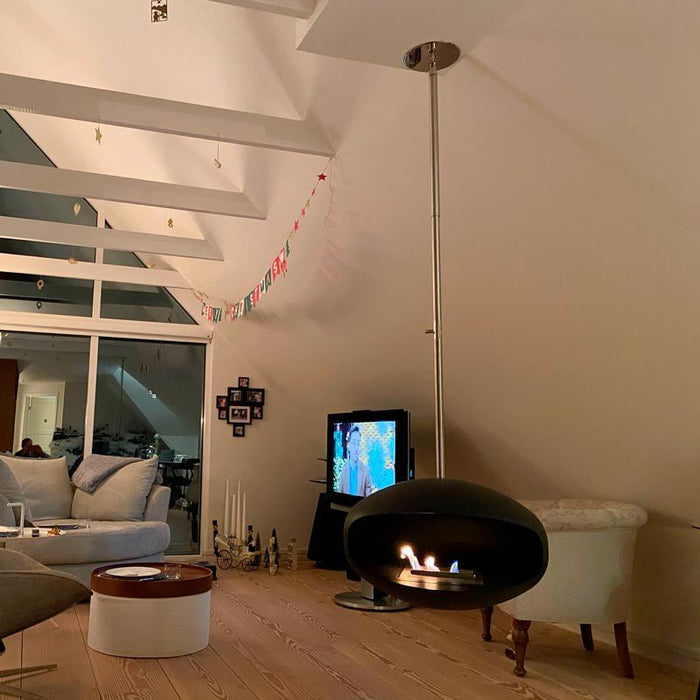 Cocoon Aeris Smokeless Bioethanol Fire Black with Steel Mounting Pole