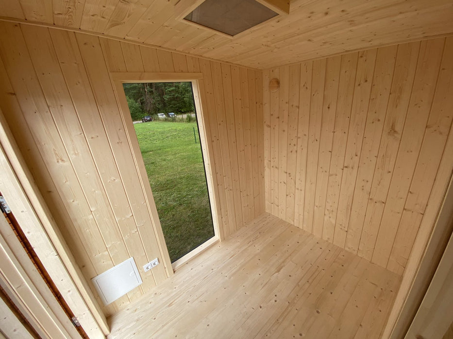Halo Saunas Hideout 6 Person Traditional Sauna 5m