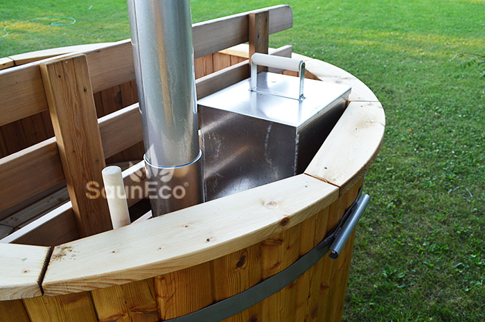 4-person Ø5.5ft Round Wood Hot Tub Barrel + Internal Wood-fired Stove