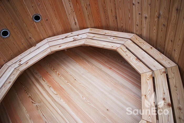 Large larch wood hot tub seating capacity for 10 people