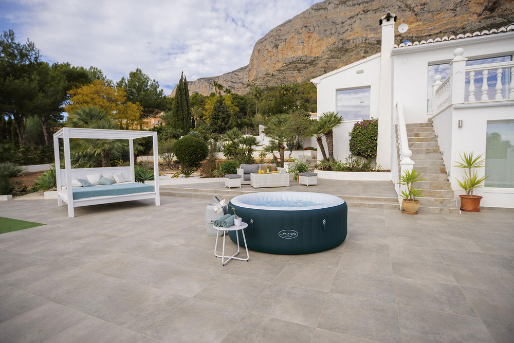Ryny New York AirJet large round green hot tub for 6 people