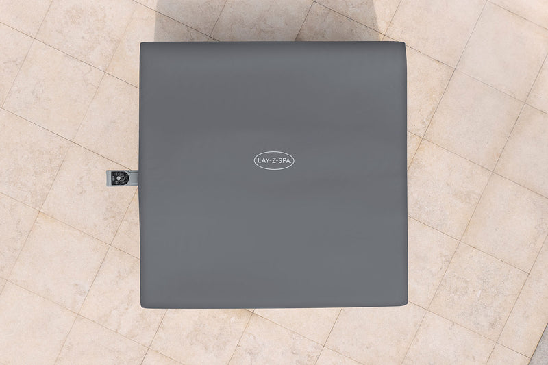 Thermal hot tub cover fitted on square spa