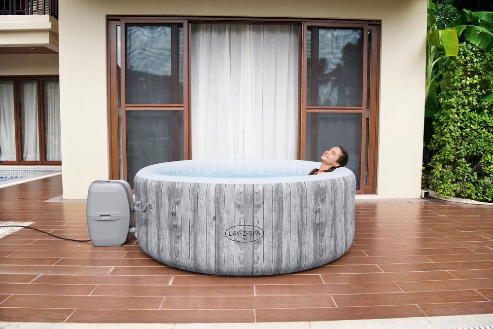 Ryny Fiji AirJet hot tub with therapeutic massage bubbles
