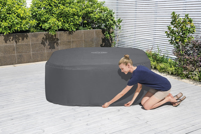 Lay-Z-Spa thermal cover fitted on hot tub
