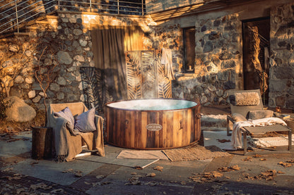 Lay-Z-Spa Helsinki drop stitch hot tub construction