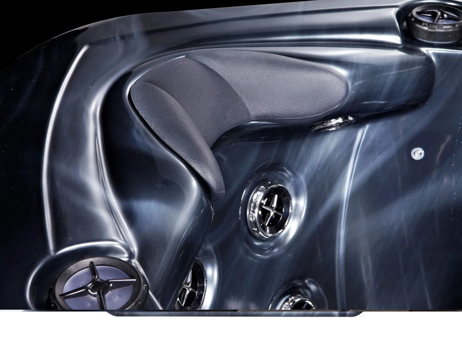 Nuovo Adore Hot Tub | 5 Persons