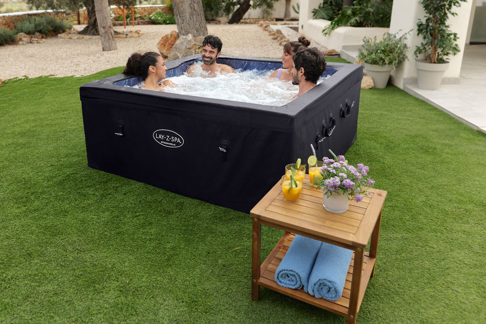 Ryny Stockholm AirJet square foam hot tub close up