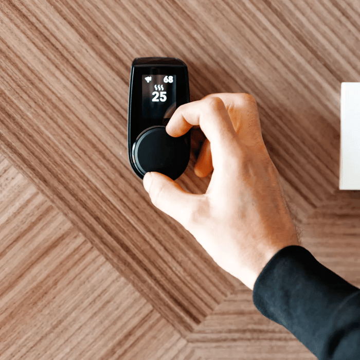 UKU Local Black Controller by HUUM