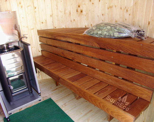 Upright garden sauna lodge seating for 6 people